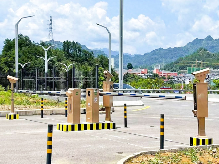某景區采用 “安快” 一進一出直桿道閘